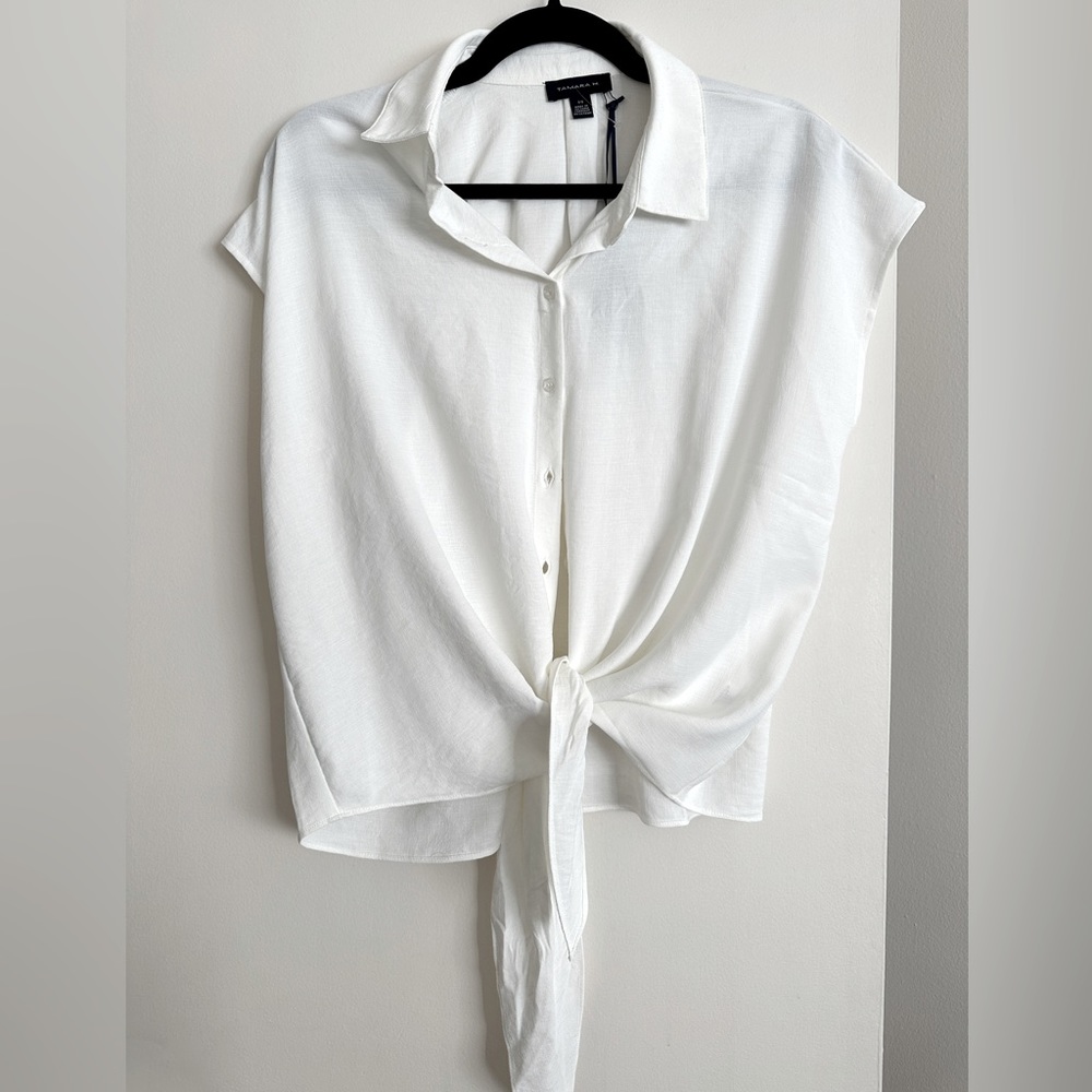 White blouse / white tank tops